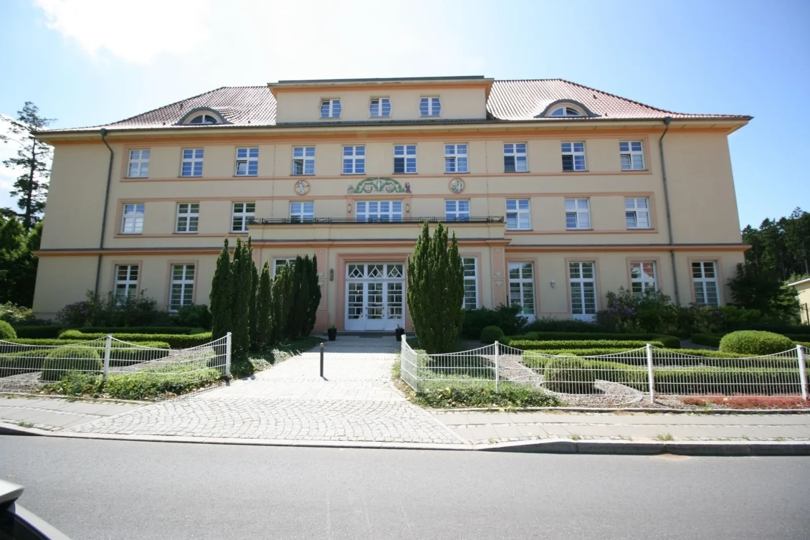 Residenz unter den Linden  -> Seesternchen