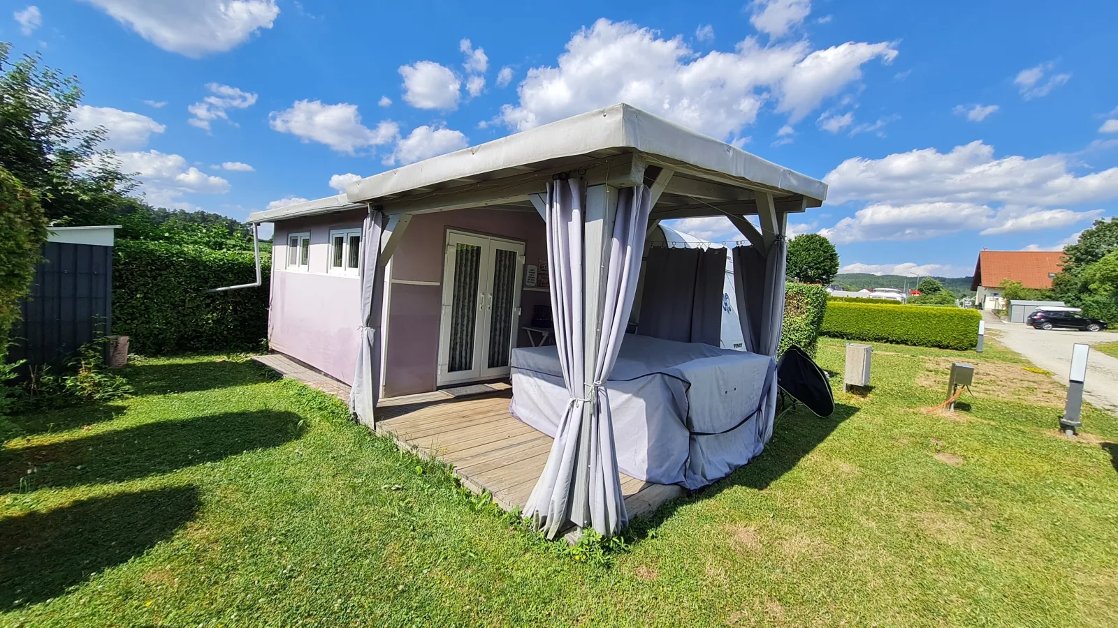 Campingplatz Jurahöhe  Wohnwagen Hütte Flieder