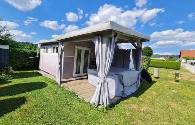 Campingplatz Jurahöhe  Wohnwagen Hütte Flieder