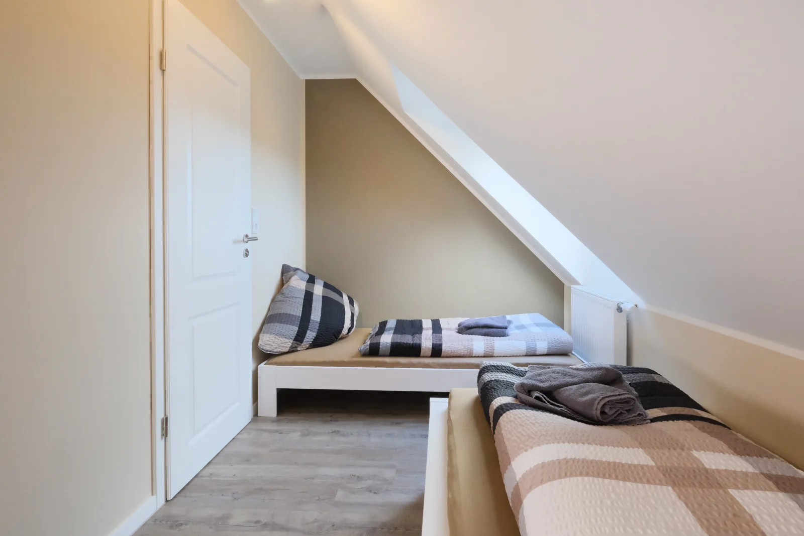 *NEU* FeWo No. 6 Friesenhuus Carolinensiel mit Balkon und Fahrradgarage in top Lage