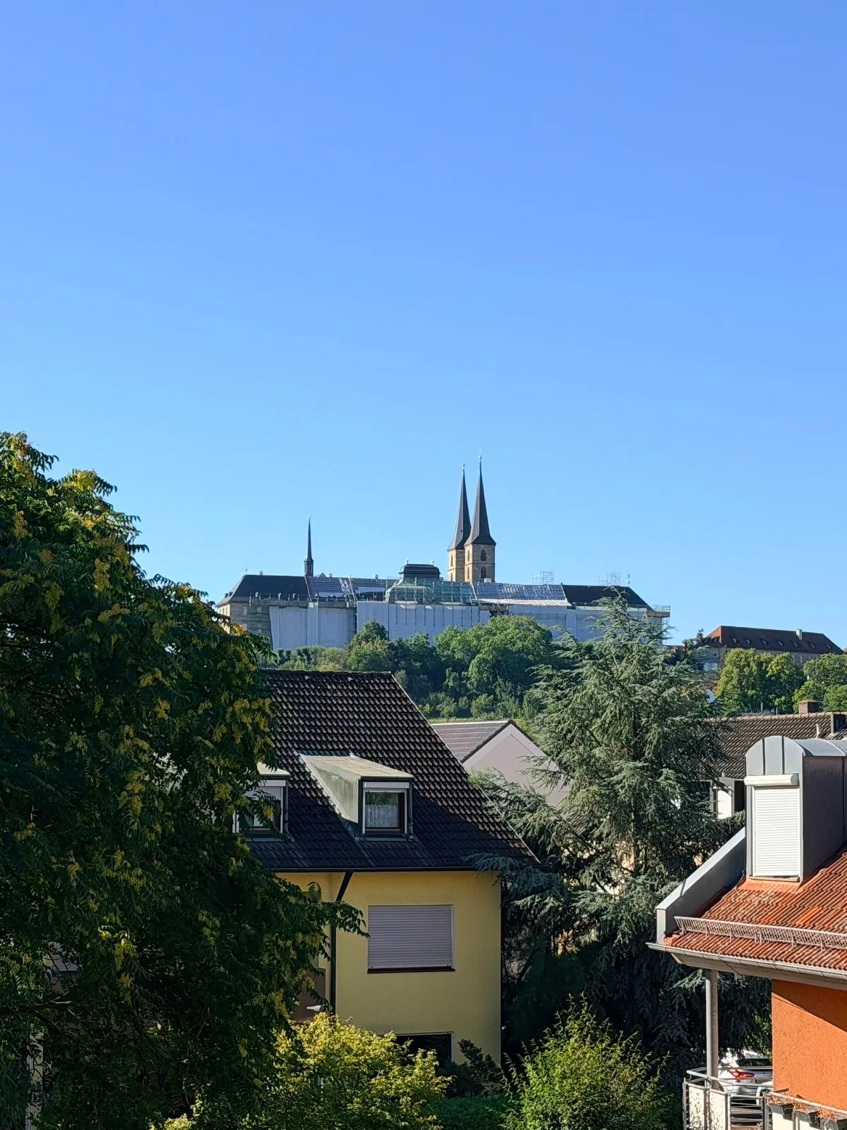 Ferienapart Abends ins Konzert Bamberg Mitte mit TG-Stellplatz + überdachten Balkon