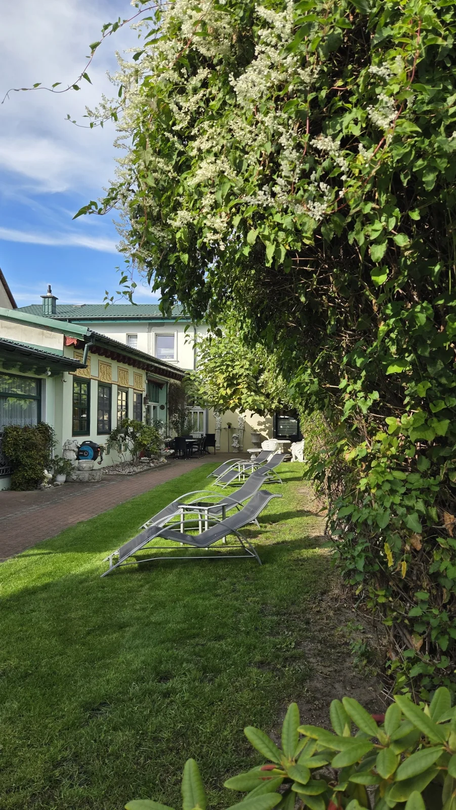 Ferienhof Pommerngreif - Wohnung Bungalow, familiär, mit Poolnutzung und Grillmöglichkeit