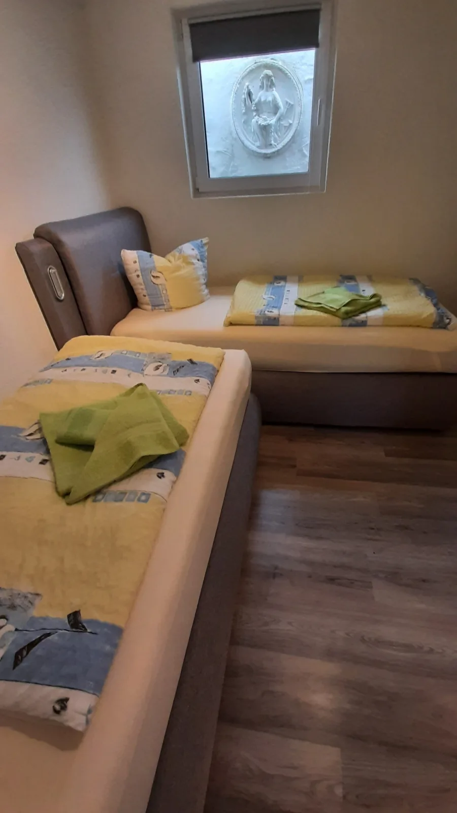 Ferienhof Pommerngreif - Wohnung Bungalow, familiär, mit Poolnutzung und Grillmöglichkeit