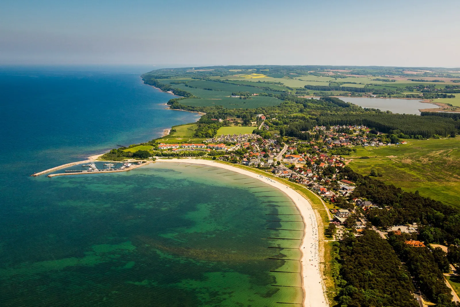 Ferienhaus Wellenläufer in Glowe mit Sauna, Kamin & Ostseeurlaub